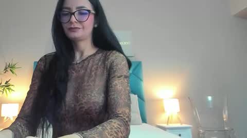 Hailey online show from 10-21-25, 05:52