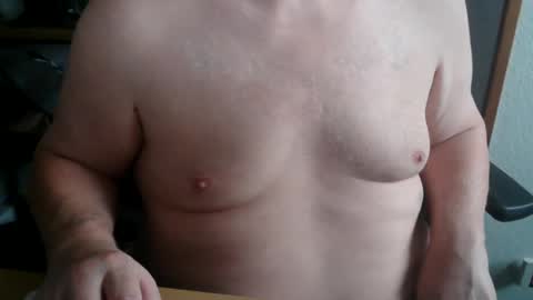 hairyarmpit_lover_1970 online show from 10-24-25, 07:49