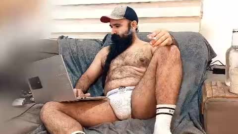Snapshot of hairybeardedsmoker chatting on 06-25-26, 12:54 Hairy Beard Smoker online show from 06-25-26, 12:54