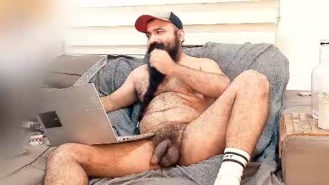 Snapshot of hairybeardedsmoker chatting on 06-26-26, 01:15 Hairy Beard Smoker online show from 06-26-26, 01:15