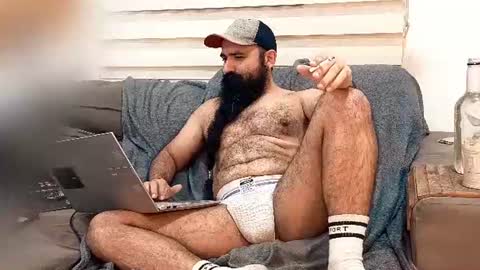 Snapshot of hairybeardedsmoker chatting on 06-28-26, 08:37 Hairy Beard Smoker online show from 06-28-26, 08:37