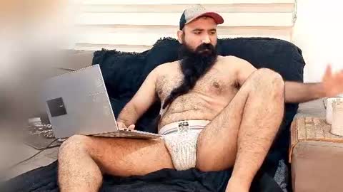 Hairy Beard Smoker online show from 07-08-26, 05:28