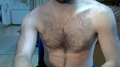 Snapshot of hairydaduncut chatting on 03-12-26, 01:06 hairydaduncut online show from 03-12-26, 01:06