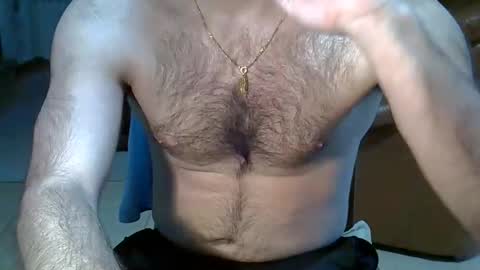 Snapshot of hairydaduncut chatting on 03-13-26, 01:18 hairydaduncut online show from 03-13-26, 01:18