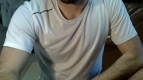 Snapshot of hairydaduncut chatting on 03-23-26, 01:04 hairydaduncut online show from 03-23-26, 01:04