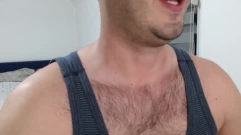Snapshot of hairyeurostud chatting on 05-12-26, 11:57 Andy online show from 05-12-26, 11:57