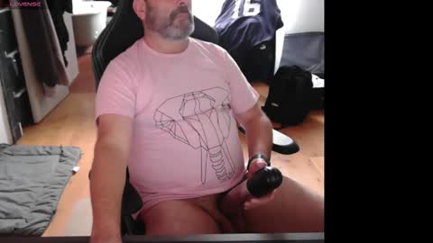 Snapshot of hairyfred73 chatting on 10-03-25, 12:13 hairyfred73 online show from 10-03-25, 12:13