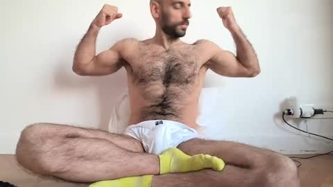 Snapshot of hairysexymanfr chatting on 07-21-26, 05:43 Hairy sexy man online show from 07-21-26, 05:43