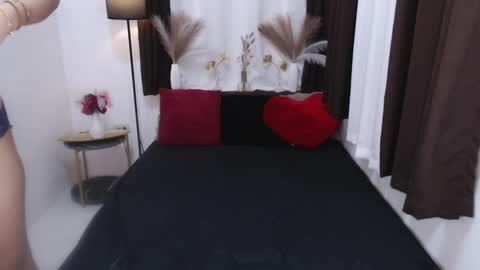 YOUR SIDECHIC HAILEY online show from 12-14-24, 05:25