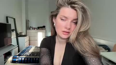 haley_rune online show from 02-05-25, 09:36