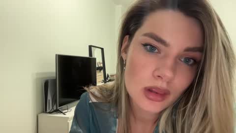 haley_rune online show from 02-13-25, 05:11