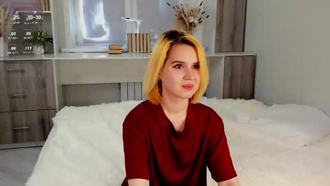 Snapshot of haleynygard chatting on 09-17-25, 02:46 Nika online show from 09-17-25, 02:46