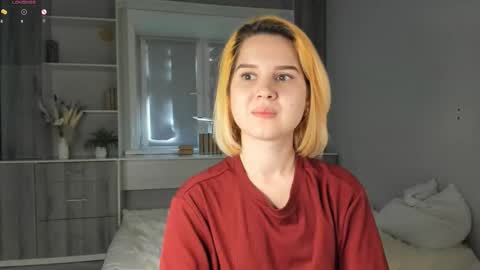 Snapshot of haleynygard chatting on 09-21-25, 01:18 Nika online show from 09-21-25, 01:18