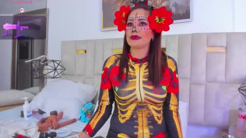 Halie  online show from 11-01-25, 12:56