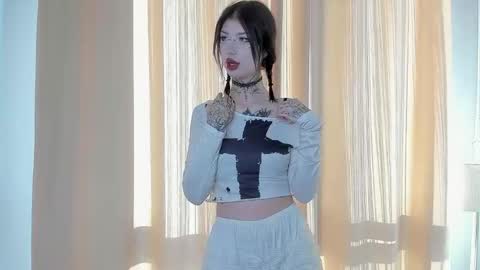 LunaandSara online show from 03-10-26, 01:38