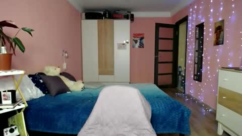 Ann online show from 11-17-25, 03:51