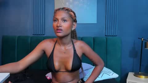 Halley Lorens online show from 09-25-25, 07:23