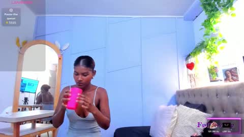 Halley Lorens online show from 02-09-26, 07:51