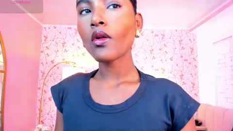 Halley Lorens online show from 06-17-26, 07:04
