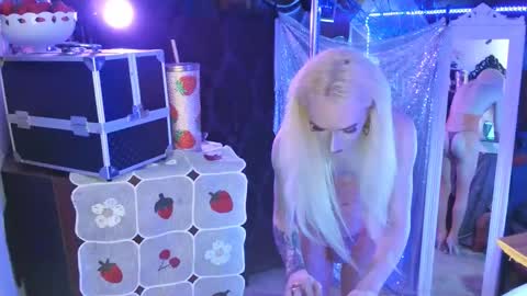 Snapshot of halovalentine chatting on 12-30-24, 11:17 halovalentine online show from 12-30-24, 11:17