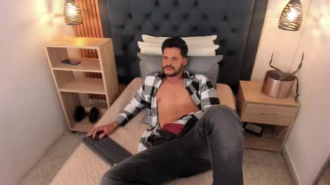 Hamilton online show from 10-16-25, 03:40