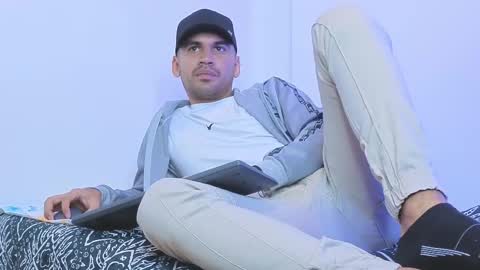 hamiltong12 online show from 01-11-26, 03:22