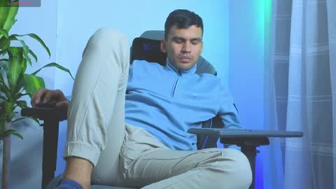 hamiltong12 online show from 05-12-26, 01:14