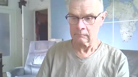 Prefer men 80 online show from 09-20-25, 02:51