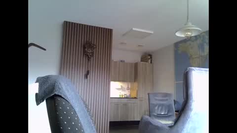 Prefer men 80 online show from 02-23-26, 02:25