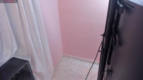 Snapshot of hanaahquinn chatting on 03-08-25, 11:58 hanaahquinn online show from 03-08-25, 11:58