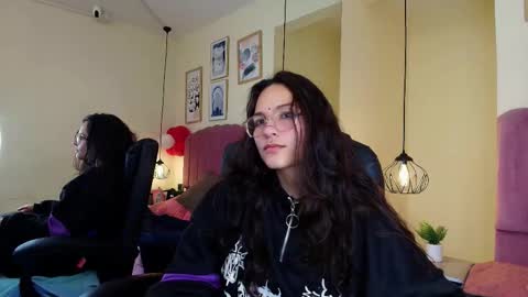 hanabie_ online show from 02-27-26, 03:50