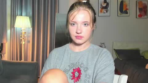 Snapshot of hanahwoods chatting on 02-25-25, 11:11 hanahwoods online show from 02-25-25, 11:11