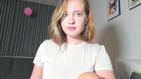 Snapshot of hanahwoods chatting on 03-04-25, 10:05 hanahwoods online show from 03-04-25, 10:05