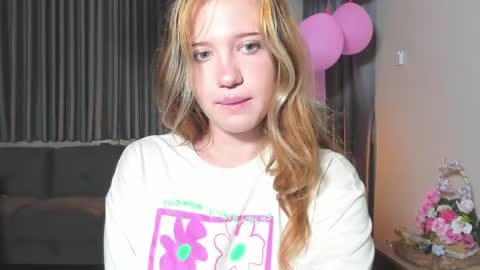 Snapshot of hanahwoods chatting on 03-06-25, 07:43 hanahwoods online show from 03-06-25, 07:43