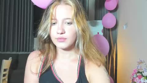 Snapshot of hanahwoods chatting on 03-07-25, 08:33 hanahwoods online show from 03-07-25, 08:33