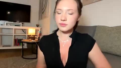 Snapshot of hanahwoods chatting on 07-02-26, 02:56 hanahwoods online show from 07-02-26, 02:56