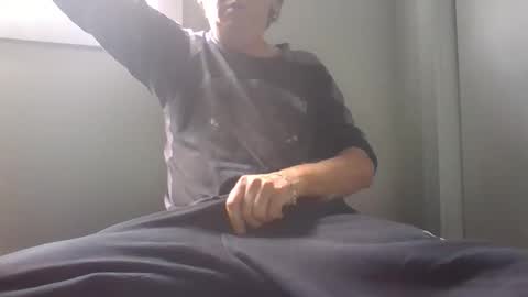 Snapshot of hand_ball_32 chatting on 03-18-26, 01:53 hand_ball_32 online show from 03-18-26, 01:53