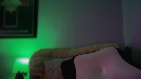 hand_banana_420 online show from 10-09-25, 03:26