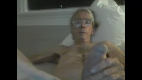 Snapshot of handshappyfu1 chatting on 12-16-24, 02:38 handshappyfu1 online show from 12-16-24, 02:38