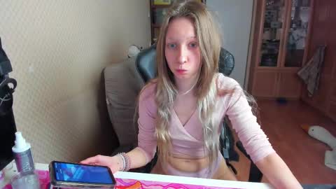 Mila online show from 12-04-25, 10:35