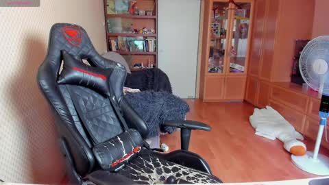 Mila online show from 06-04-26, 10:32