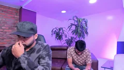 Snapshot of handsomeboys19 chatting on 10-01-25, 01:39 leonardfarrucknick and otis online show from 10-01-25, 01:39