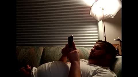 handsomedaddy198923 online show from 10-05-25, 08:01