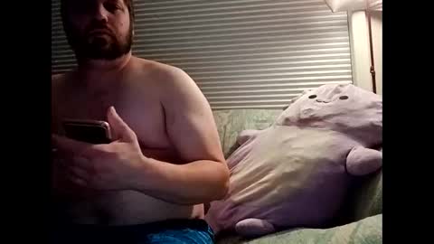 handsomedaddy198923 online show from 11-02-25, 07:00