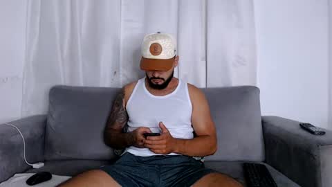Snapshot of handsomen69 chatting on 07-03-26, 10:32 Handsomen online show from 07-03-26, 10:32