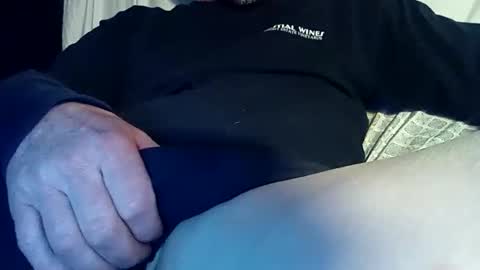 handsumload_11 online show from 11-18-25, 08:52