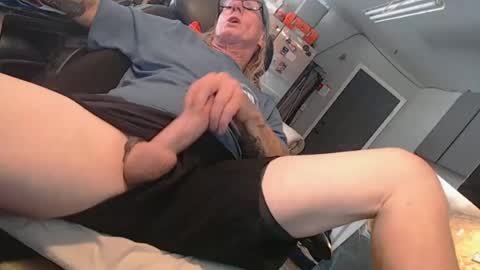 handystud33 online show from 06-17-26, 03:02