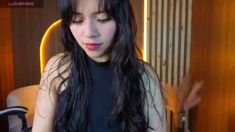 Snapshot of hani_amber_tx chatting on 06-25-26, 12:42 Follow me.. Live 730 to 1400 online show from 06-25-26, 12:42