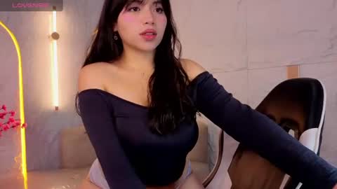 Snapshot of hani_amber_tx chatting on 07-15-26, 12:43 Follow me.. Live 730 to 1400 online show from 07-15-26, 12:43