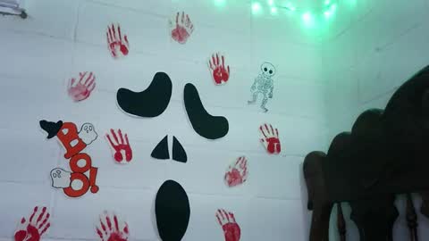 Snapshot of hankalanna chatting on 10-23-25, 09:24 Hank alanna online show from 10-23-25, 09:24